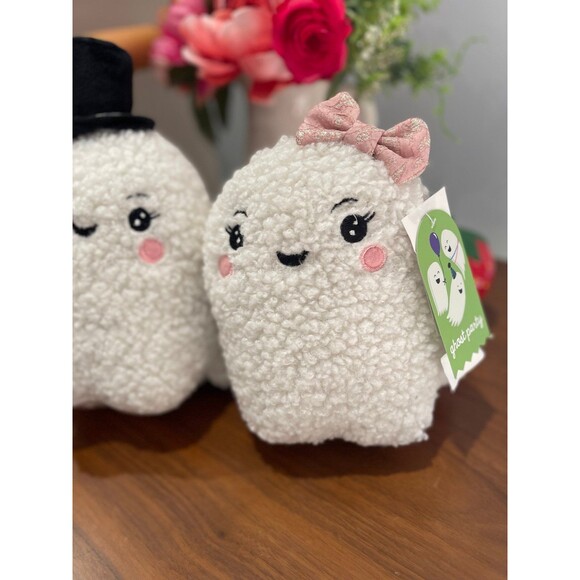 Halloween Sherpa Ghost Couple Decor - Picture 3 of 6